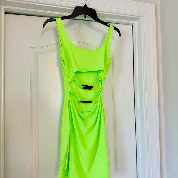 PrettyLittleThing Yellow Bodycon Mini Dress Scoop Neck Sleeveless - Picture 5 of 7